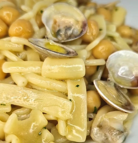 Un primo speciale: ceci e vongole